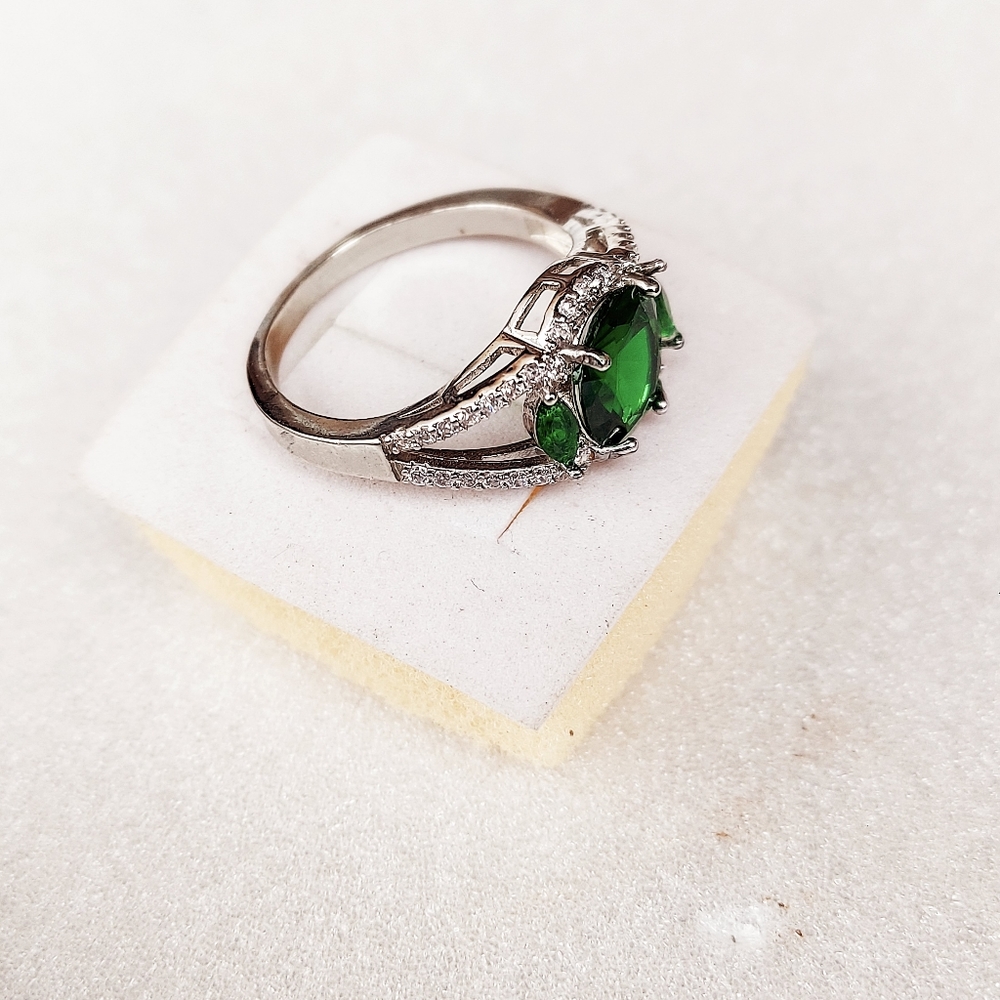Women's silver ring - Picture 3 of 6